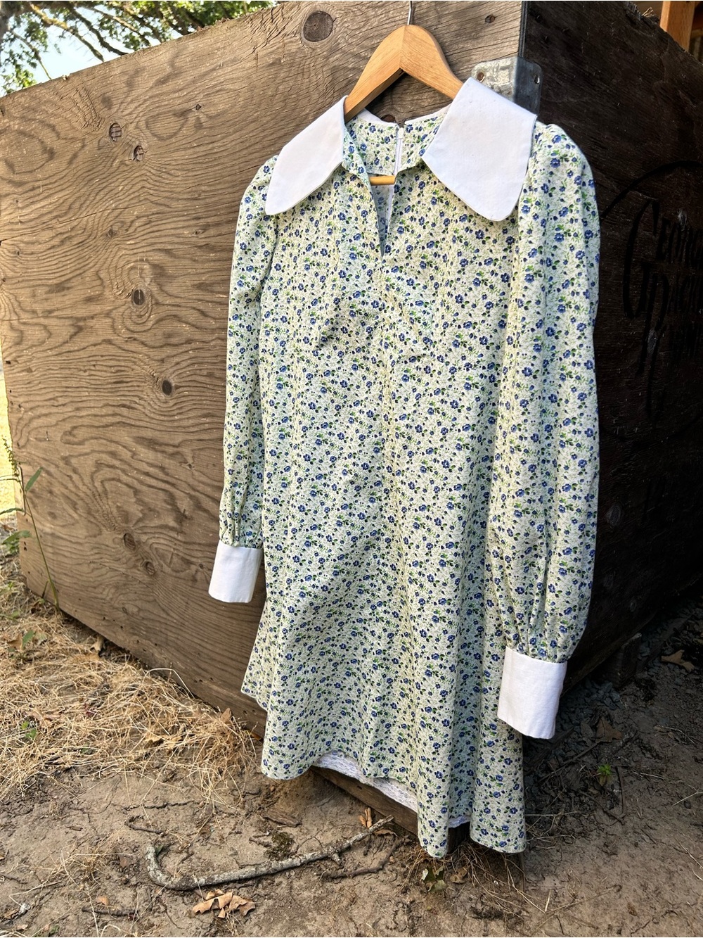 60s 70s vintage Floral Long-Sleeve Mini Dress with White Collar